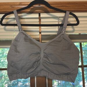 Kindred Bravely Nursing Bra - Hands Free Pumping Slits - Size 1X Busty